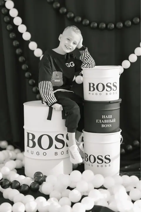 Стильная фото зона Chanel Boss - фото Виктории Гуляевой