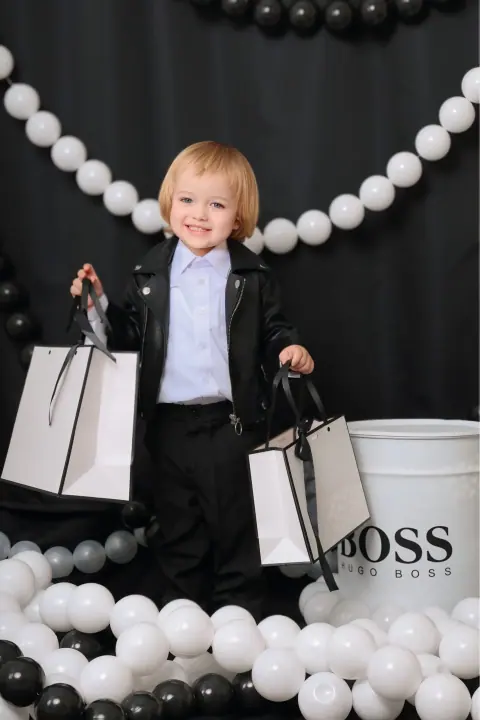 Стильная фото зона Chanel Boss - фото Виктории Гуляевой