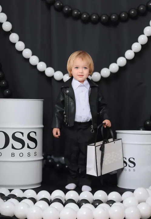 Стильная фото зона Chanel Boss - фото Виктории Гуляевой