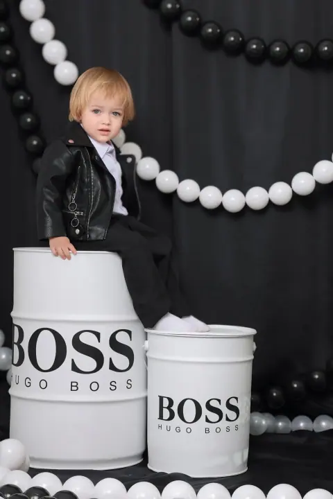 Стильная фото зона Chanel Boss - фото Виктории Гуляевой