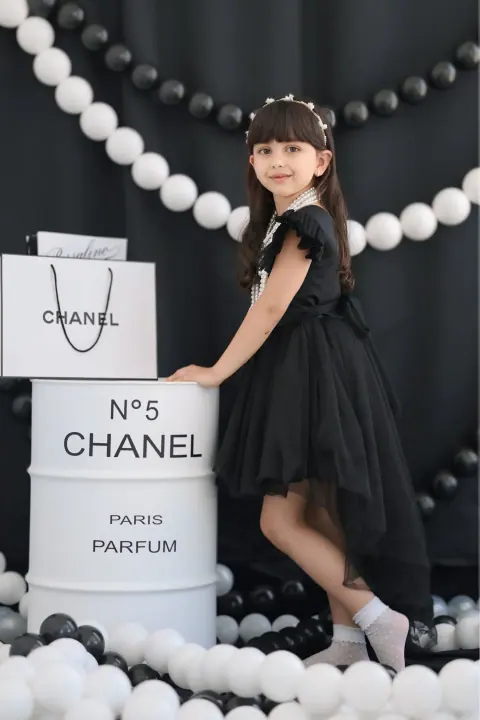 Стильная фото зона Chanel Boss - фото Виктории Гуляевой
