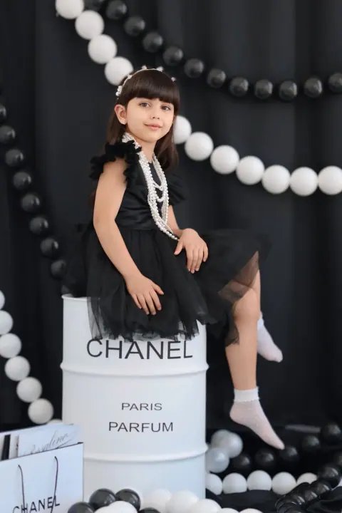 Стильная фото зона Chanel Boss - фото Виктории Гуляевой