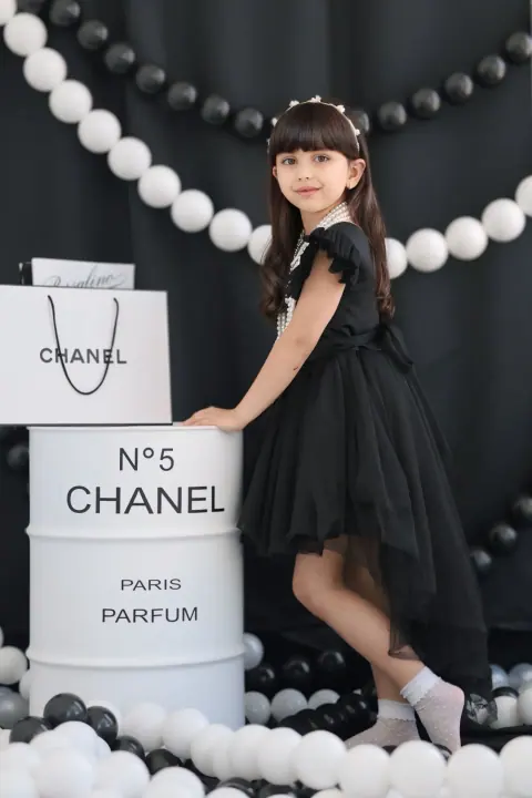 Стильная фото зона Chanel Boss - фото Виктории Гуляевой